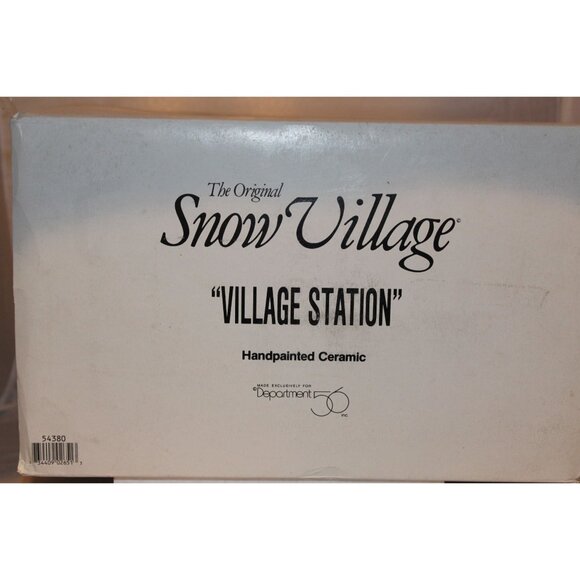 Dept 56 Snow Village - Village Station - Picture 8 of 9